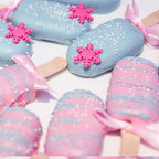 Cakesicle Cutter and Cake Pop Mold Set with Acrylic Stands, Tray, Sticks, Cellophane Bags & Ties - Complete, alternate view 6